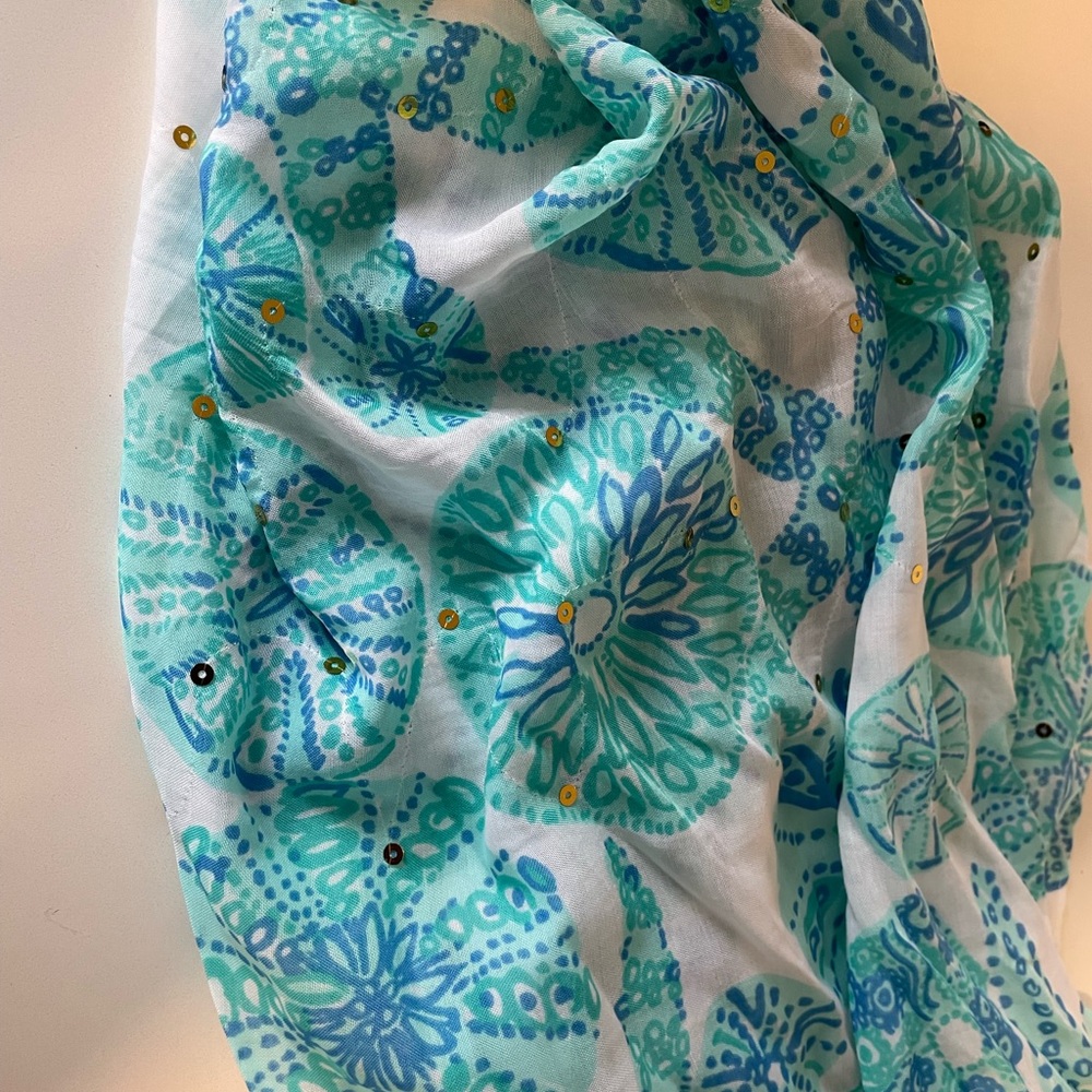 Blue and White Patterned - image 4